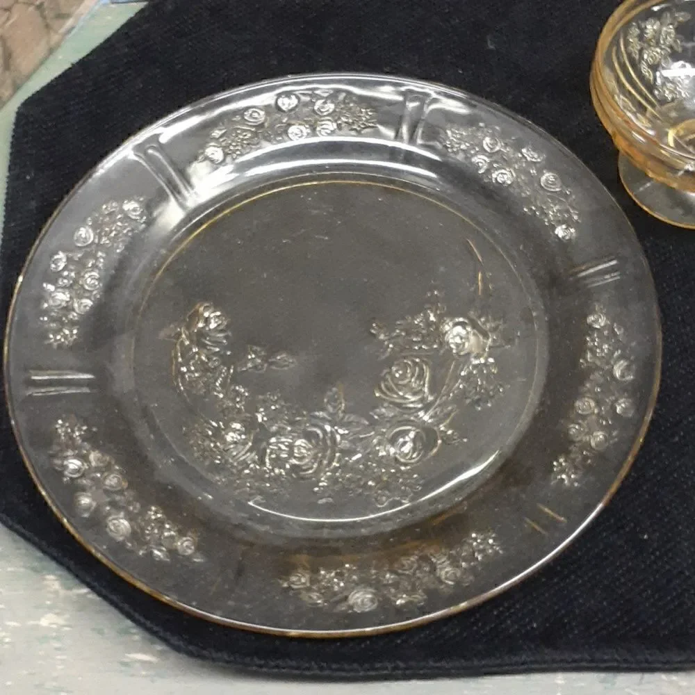 4 Vtg. Federal depression glass Sharon Cabbage Rose plate, snack pl , 2 sherbert